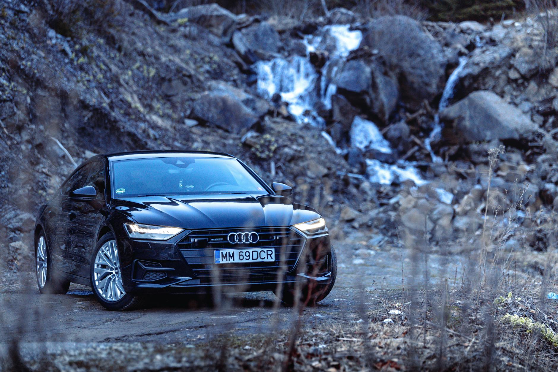 https://www.pexels.com/photo/black-audi-a7-27078815/