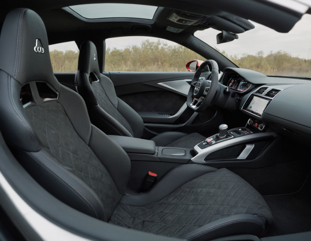 R8 steering wheel